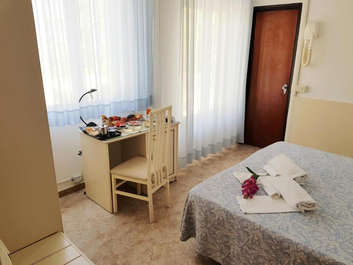 Rivazzurra Hotel Pesaro Exterior foto